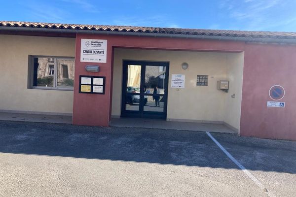 La maison de la santé de Saint-Marcel d'Ardèche a accueilli un médecin salarié par la Région et le Département.