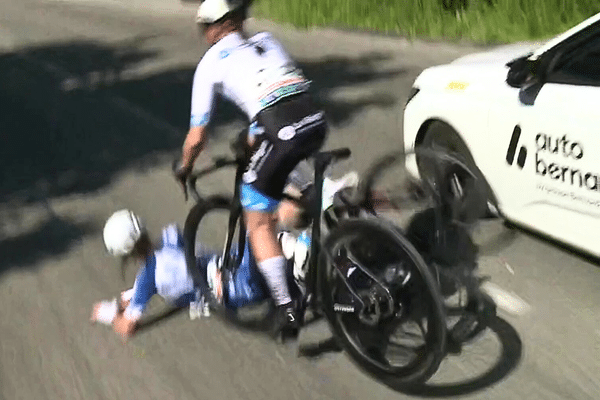 Amandine Muller et Célia Gery, accidentellement heurtées par la véhicule suiveuse d'Auvergne-Rhône-Alpes