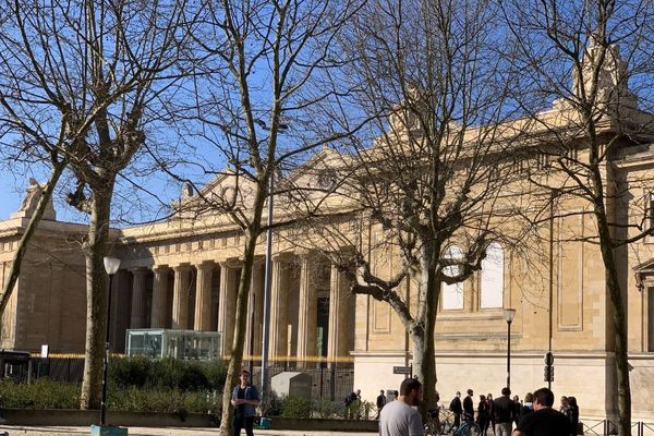 La Cour d'Assises sur la Place de la République à Bordeaux.