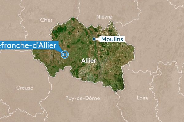 Une collision entre une voiturette et un utilitaire a fait deux blessés en fin de matinée à Villefranche-d'Allier.