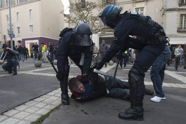 Quelques arrestations en marge de la manif et contre manif hier soir à Nantes