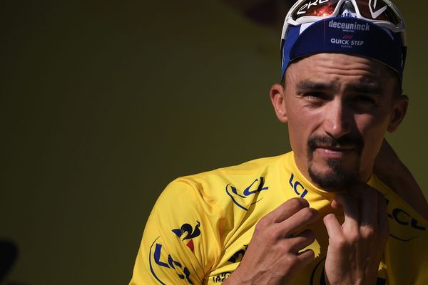 Julian Alaphilippe a conservé son maillot jaune à Brioude.