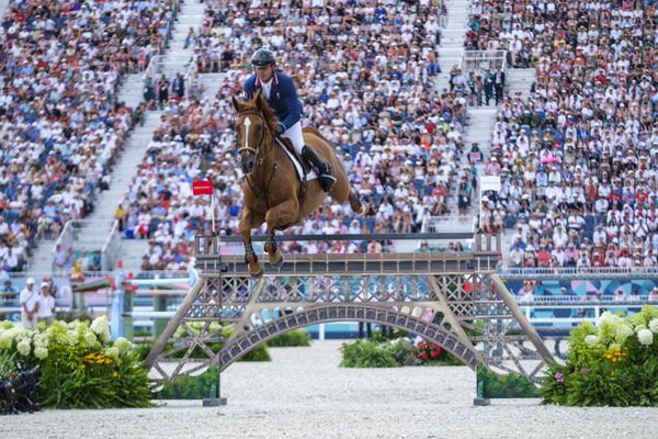 Julien Epaillard et Dubaï du Cèdre, médaillés de bronze par équipe aux Jeux olympiques de Paris le 2 août 2024