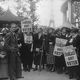 Louise Weiss manifeste pour le droit de vote des femmes dès 1934.