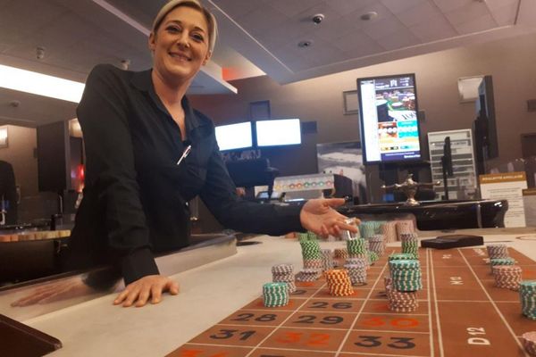 Sophie Waroquier est croupière au casino Barrière de Lille depuis 8 ans.