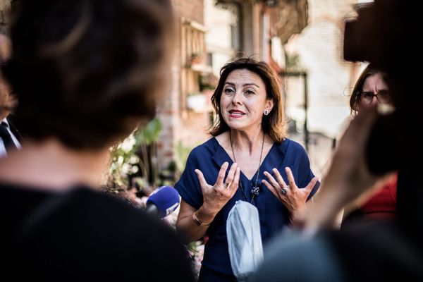 Carole Delga en juin 2020 dans les rues de Perpignan