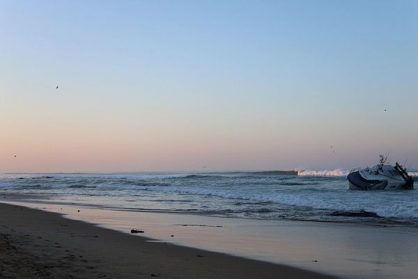 Le Léviathan II échoué plage des Sables d'Olonne le 25  février 2019