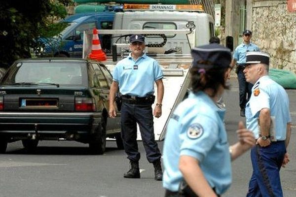 La reconstitution de la fusillade de Ste Enimie en Lozère en juin 2009 entre gendarmes et membres de l'ETA