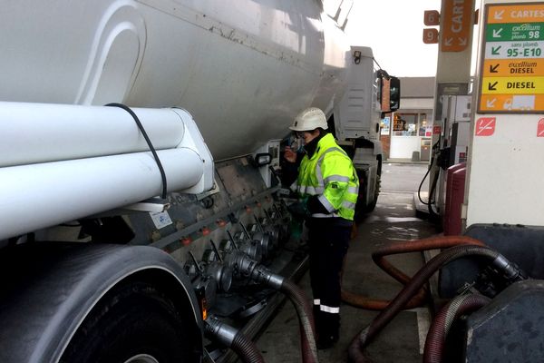 La station service Total Access près de Cheviré à Nantes réapprovisionnée le 3 décembre 2019