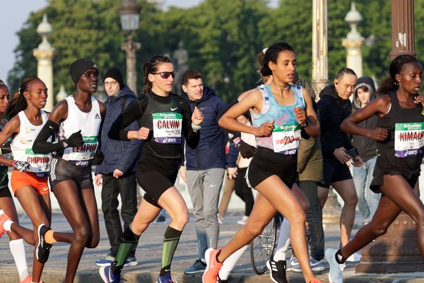 Accusée de s'être soustraite à un contrôle antidopage au Maroc en mars dernier, Clémence Calvin, originaire de Vichy, bat le record de France de la distance au marathon de Paris, dimanche 14 avril 2019.