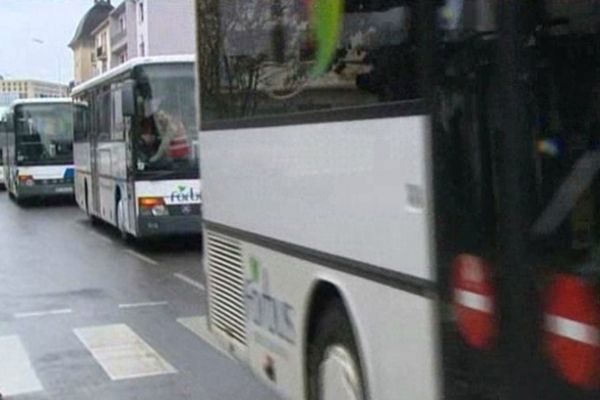 Les salariés de la société de transport Forbus sont en grève depuis le 16 mai 2013.