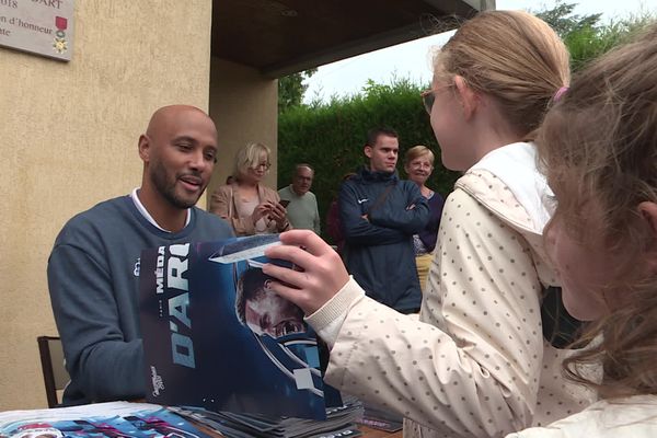 Karim Souchu était à Angicourt dans l'Oise pour rencontrer les habitants du village dont il est originaire.