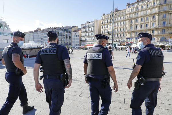La présomption de légitime défense pour les policiers et gendarmes dans le cadre de leurs fonctions est à nouveau en débat.