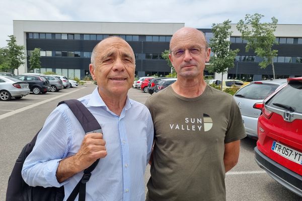 André Rousset (à gauche), et Thierry Dernis, son adjoint agressé par un habitant.