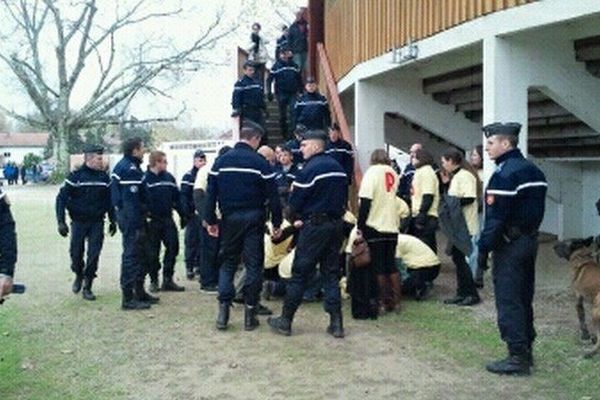 Affrontements ce dimanche matin à Rion-des-Landes entre gendarmes et anti-corridas