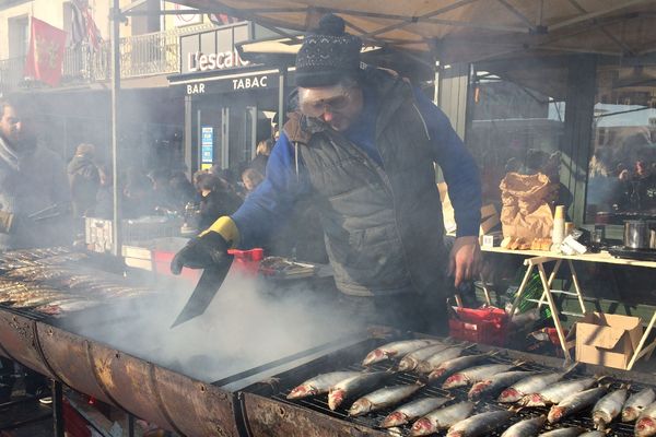 Fumeur de hareng à Dieppe pendant la foire aux harengs et à la coquille Saint Jacques