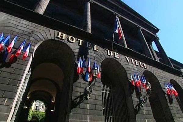 Clermont-Ferrand n'est plus la capitale de l'Auvergne. Lyon devrait devenir en 2016 le chef-lieu de la région Rhône-Alpes Auvergne. 