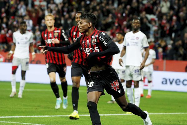 Les Toulousains en blanc ont assisté passivement à la victoire de Nice