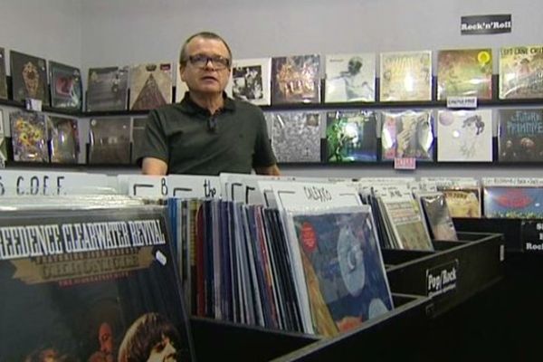 Patrick Foulhoux est amoureux des vinyls. Il est aussi l'auteur de l'ouvrage "Les 50 ans du rock à Clermont-Ferrand". Un livre à paraître le 22 novembre et consacré aux musiciens qui ont marqué la scène rock clermontoise.