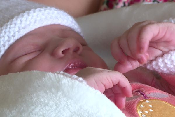 Faire un bébé ne fait plus partie des priorités des jeunes couples français.