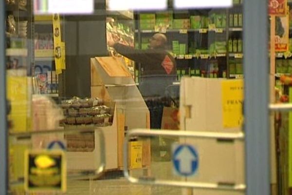 Le magasin restera fermé jeudi à 14 heures.