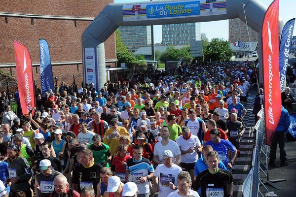 Suivez en direct streaming le marathon de La Route du Louvre commentée par Vincent Dupire. 