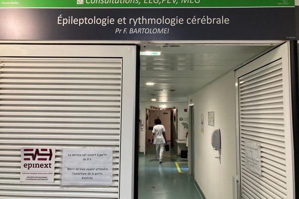 Le service du professeur Fabrice Bartolomeï à La Timone à Marseille est labellisé Centre de Référence des Épilepsies rares et complexes depuis 2017.