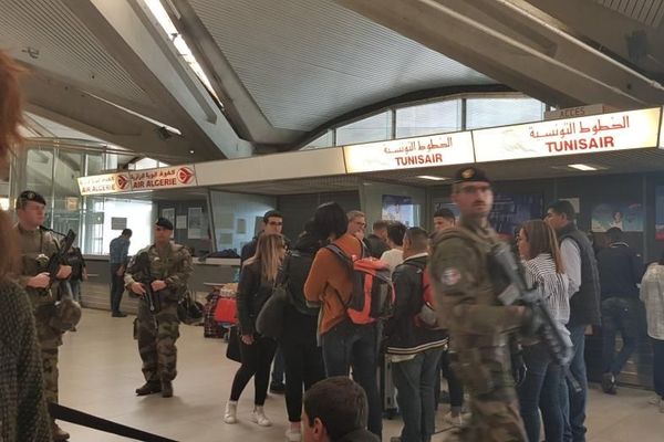 Il a fallu l'intervention de soldats de la Force Sentinelle pour ramener le calme lundi dans la journée et en soirée