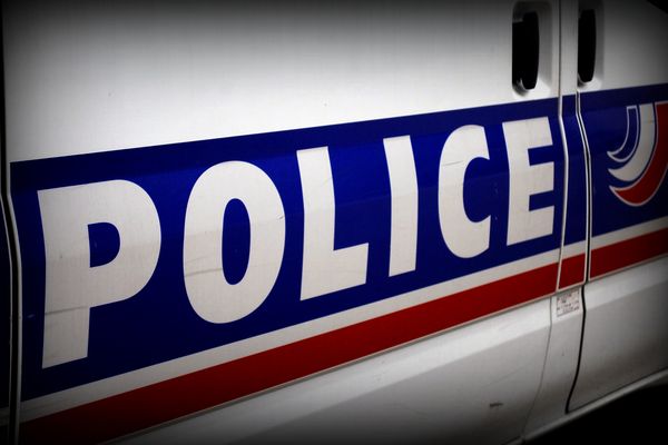 Un jeune homme a été victime d'un coup de couteau au Havre samedi 16 novembre 2024. L'agresseur a été interpellé, une enquête est en cours.