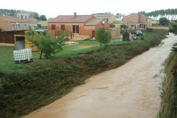 Luc-sur-Orbieu (Aude) - le village et le «le Tourrenc» après 12 heures de fortes pluies - 22 octobre 2012.