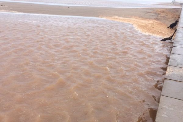 la digue sur la plage de valras le 13 octobre 2016