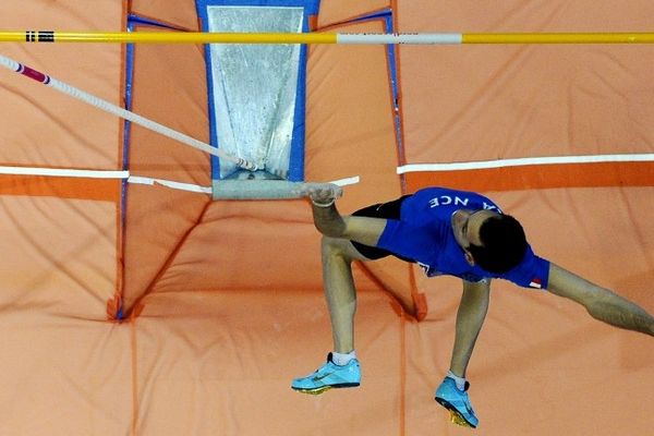 Au lendemain de son troisième titre consécutif de champion d'Europe, une première dans l'histoire de l'athlétisme, le perchiste clermontois Renaud Lavillenie s'est confié à France 3 Auvergne. "Je peux aller encore plus haut' a-t-il dit après son saut à 6,07 mètres non validé à Göteborg (Suède).