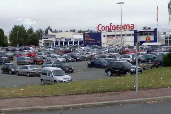 Un vol avec effraction a eu lieu dans la nuit du 20 au 21 janvier 2013 au magasin Conforama de Limoges 