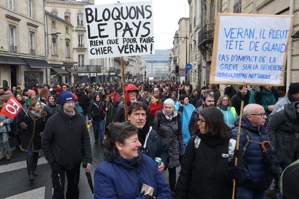 Forte mobilisation dans les rues de Bordeaux contre la réforme des retraites le 7 mars 2023