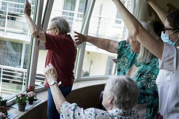 Confiner sans trop isoler : le dilemme en maison de retraite au temps du coronavirus, comme ici au nord de Bruxelles.