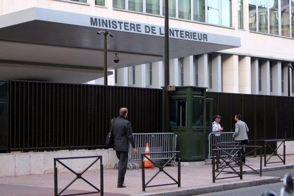 Les deux hommes ont été transférés au siège de la DCRI à Levallois-Perret