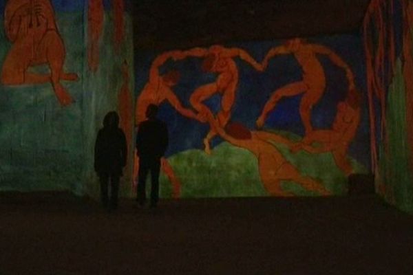 Balade au coeur d'une oeuvre aux carrières de lumières