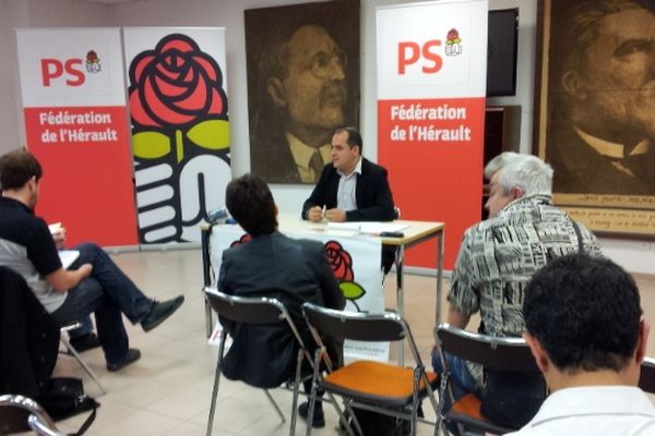 Pendant la conférence de presse du PS à Montpellier