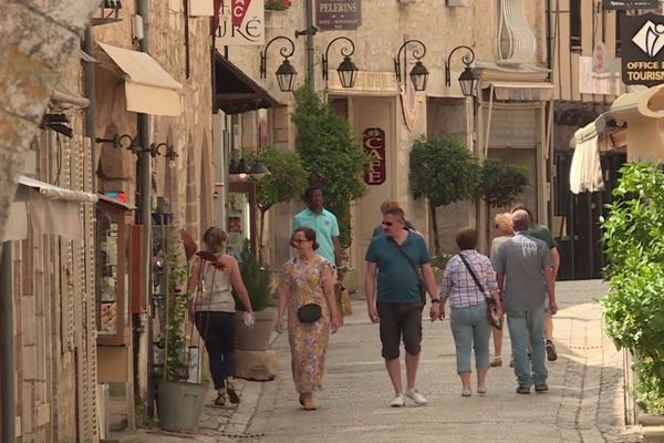 A la fois village en partie troglodyte et cité sainte, Rocamadour a goûté aux premiers retours des touristes et des pèlerins à l'occasion de l'Ascension.