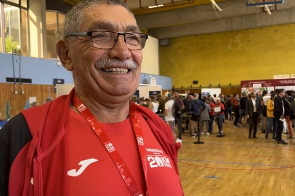 Guy, un des 1 200 bénévoles des Vredestein 20 KM de Paris