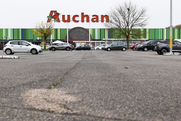 Une quarantaine de postes pourraient être supprimés dans les hypermarchés du groupe Auchan situés dans l'ex région Languedoc-Roussillou.