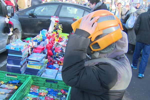 Pour les cadeaux de Noël, certains se tournent vers la seconde main.