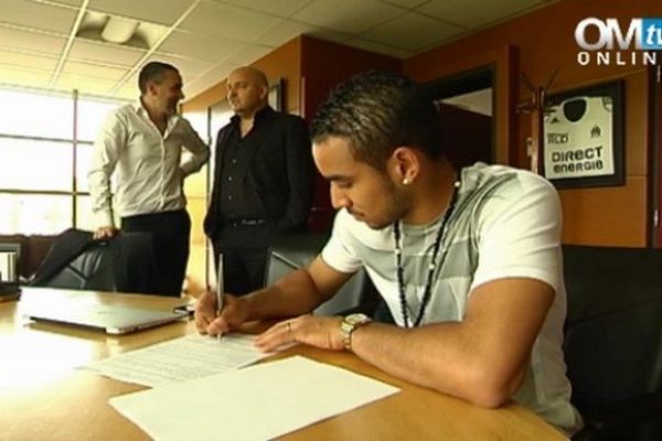 Dimitri Payet a signé un contrat de 4 ans avec l'Olympique de Marseille