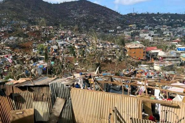 Les dégâts causés par la tempête Chido sur l'archipel de Mayotte sont incommensurables. Le bilan humain provisoire fait état de 20 personnes décédées, mais le préfet sur place s'attend à "plusieurs centaines, voire quelques milliers" de morts.