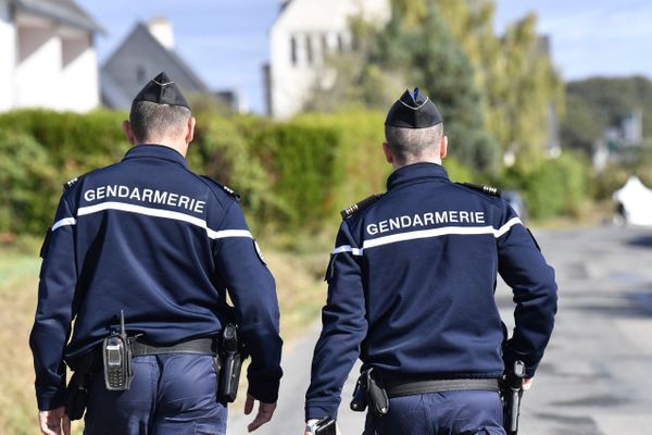 Dans toute la France, l'une des tâches des gendarmes ou policiers est d'informer les familles après un décès intervenu par exemple sur un accident de la route.