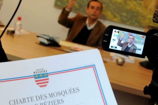 La conférence de presse de présentation de la charte des mosquées à Béziers