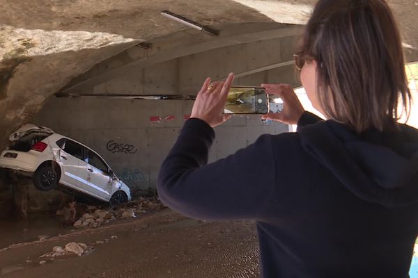 A Apt, les eaux du Calavon ont emporté des voitures déplacées sur plusieurs kilomètres.