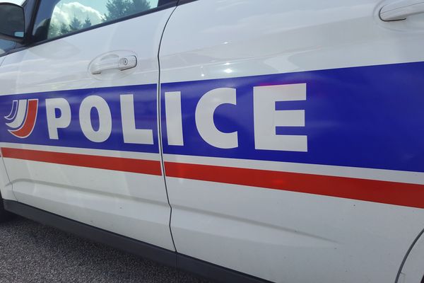 Véhicule de police