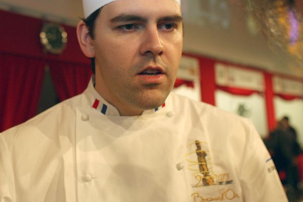 Bocuse d’Or 2005 et double étoilé au guide Michelin, Serge Vieira organise le tournoi de football des étoilés prévu, à Saint-Flour, le 3 octobre 2017. 