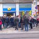 Une centaine de personnes se sont mobilisées contre la fermeture du bureau de poste Alsace-Lorraine.